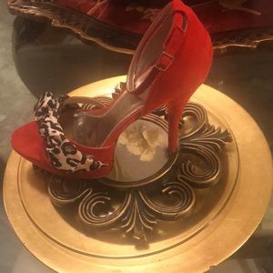 ❤️❤️❤️ Bebe suede heels